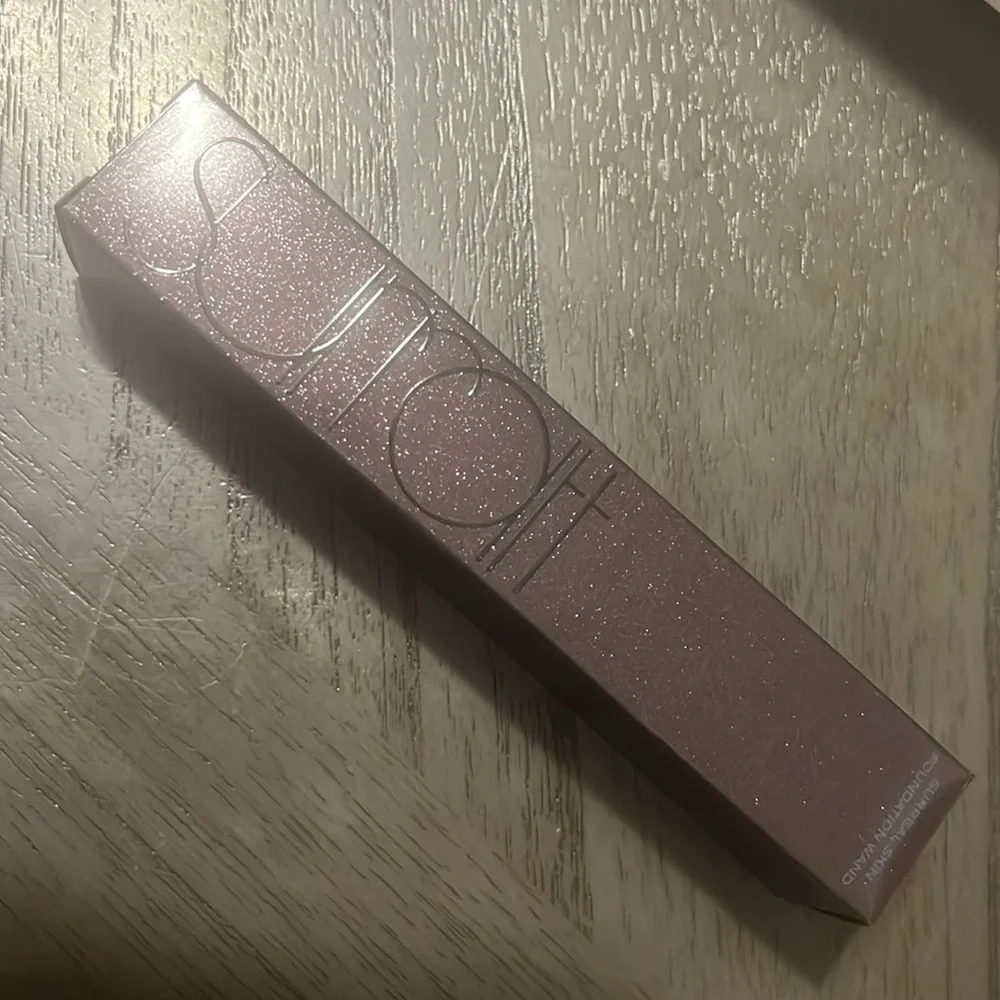 Surratt Surreal Skin Foundation Wand Shade 12 | Honey / Golden Ochre